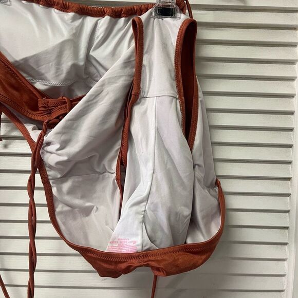 VICTORIA'S SECRET Strappy Cutout One-Piece Swimsuit Size M - Picture 3 of 3